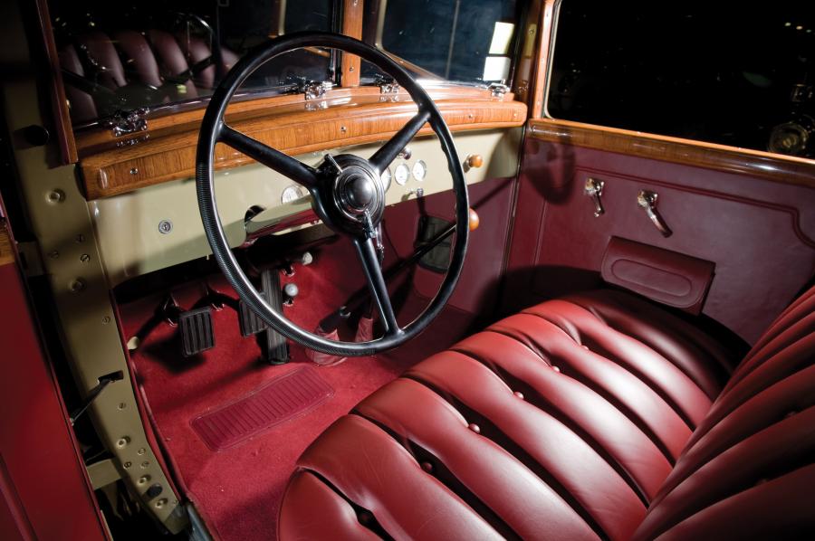  Chrysler CG Imperial Custom Line Coupe by Lebaron 1931 года  (фото 6 из 6)